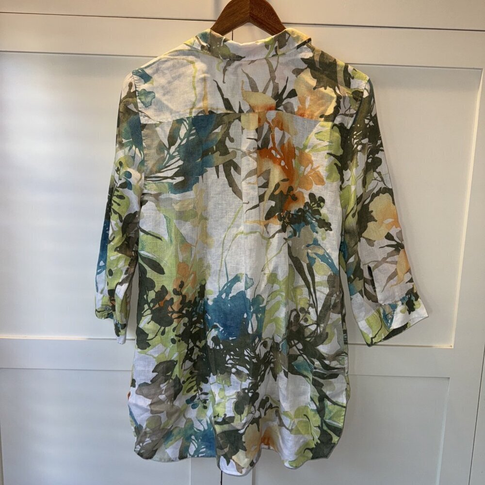 Chico's No-Iron Linen Floral Paradise Shirt Size: 2 US Size 12 - Picture 3 of 16